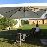 Pubulos Bed and Breakfast Όλμπια